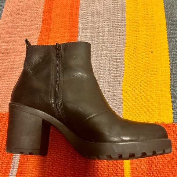 Vagabond Grace Ankle Boot - Picture 4 of 9